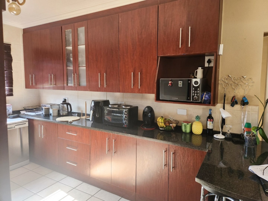 3 Bedroom Property for Sale in La Hoff North West
